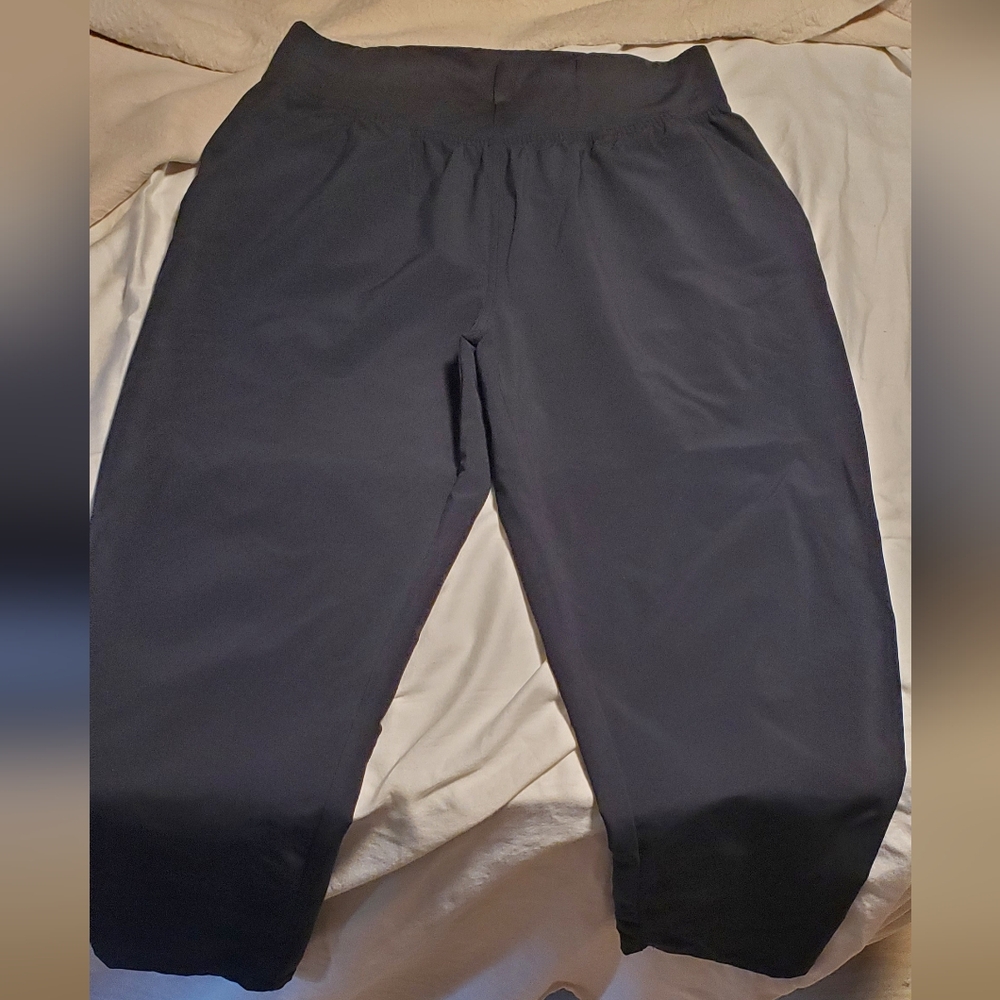 Women's Black Cropped Pants